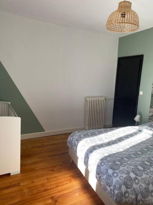 Gite De Tom Et Mag Classe 3 * Clevacances Villa Pontgibaud Exteriör bild