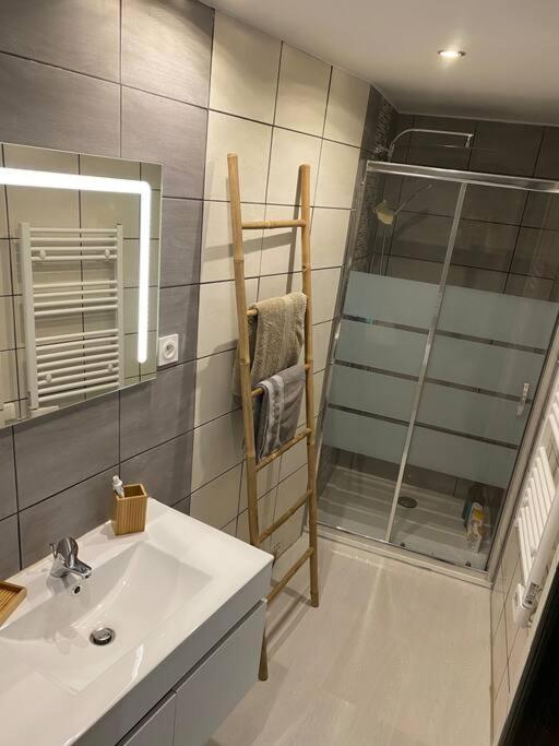 Gite De Tom Et Mag Classe 3 * Clevacances Villa Pontgibaud Exteriör bild